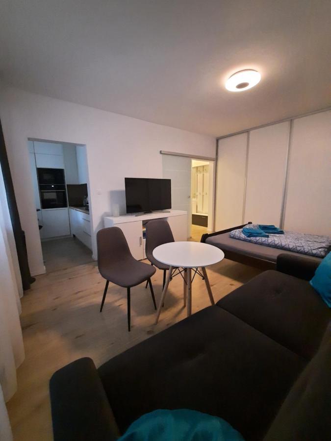Apartment Klimka With Balcony, Free Wifi And Free Parking 布拉迪斯拉发 外观 照片