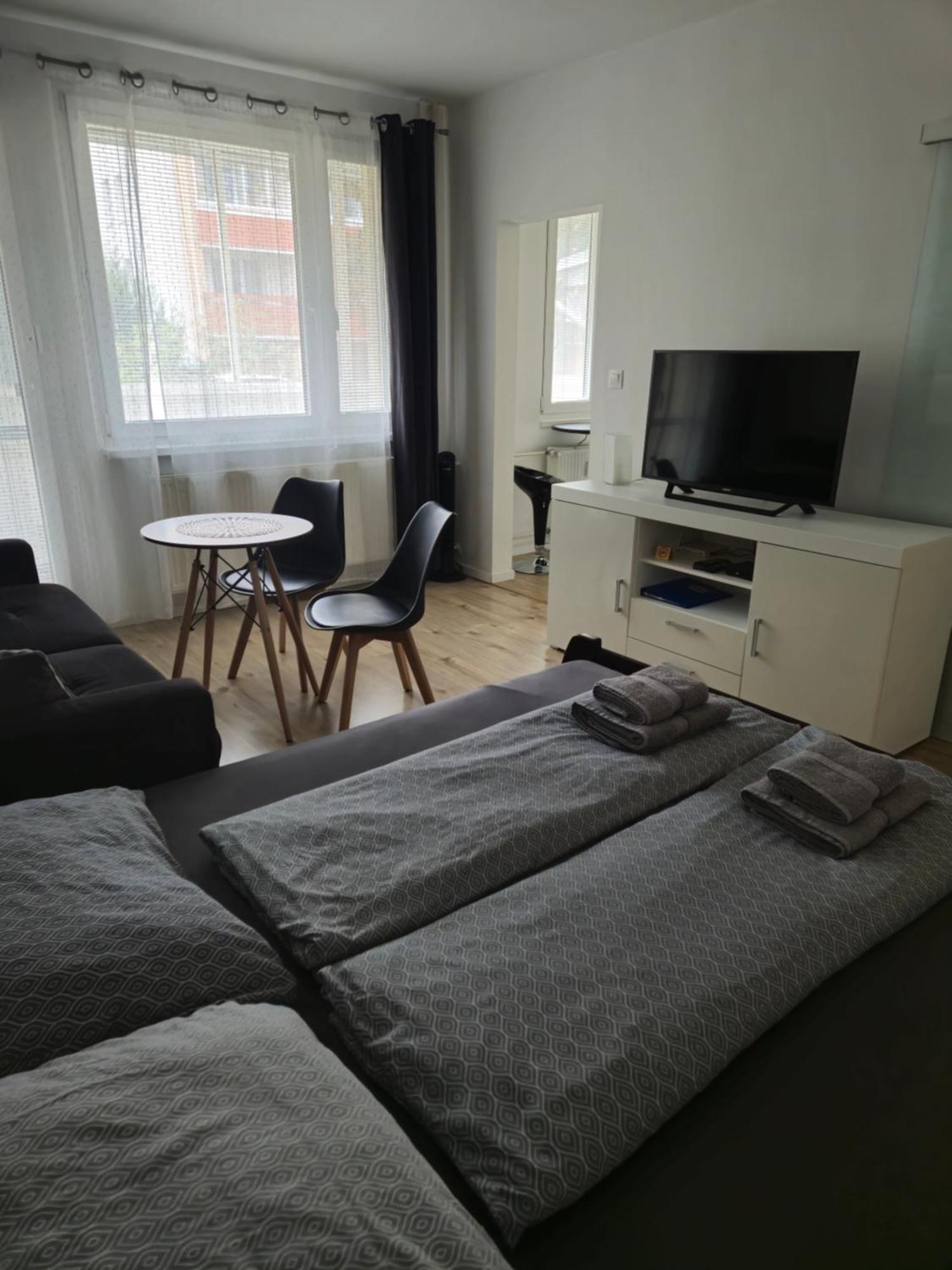 Apartment Klimka With Balcony, Free Wifi And Free Parking 布拉迪斯拉发 外观 照片